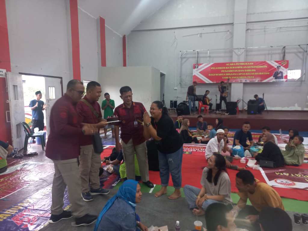 Kado Spesial Idul Fitri 1445 H Untuk Pengunjung dari Lapas Batam 