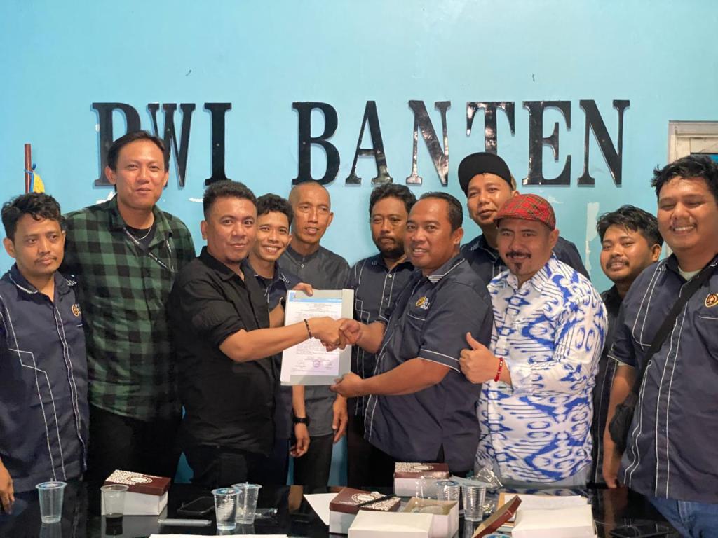 Dikukuhkan Menjadi Ketua PWI Kota Serang, Imam Esa: Saya Siap Memajukan PWI Kota&nbsp;Serang