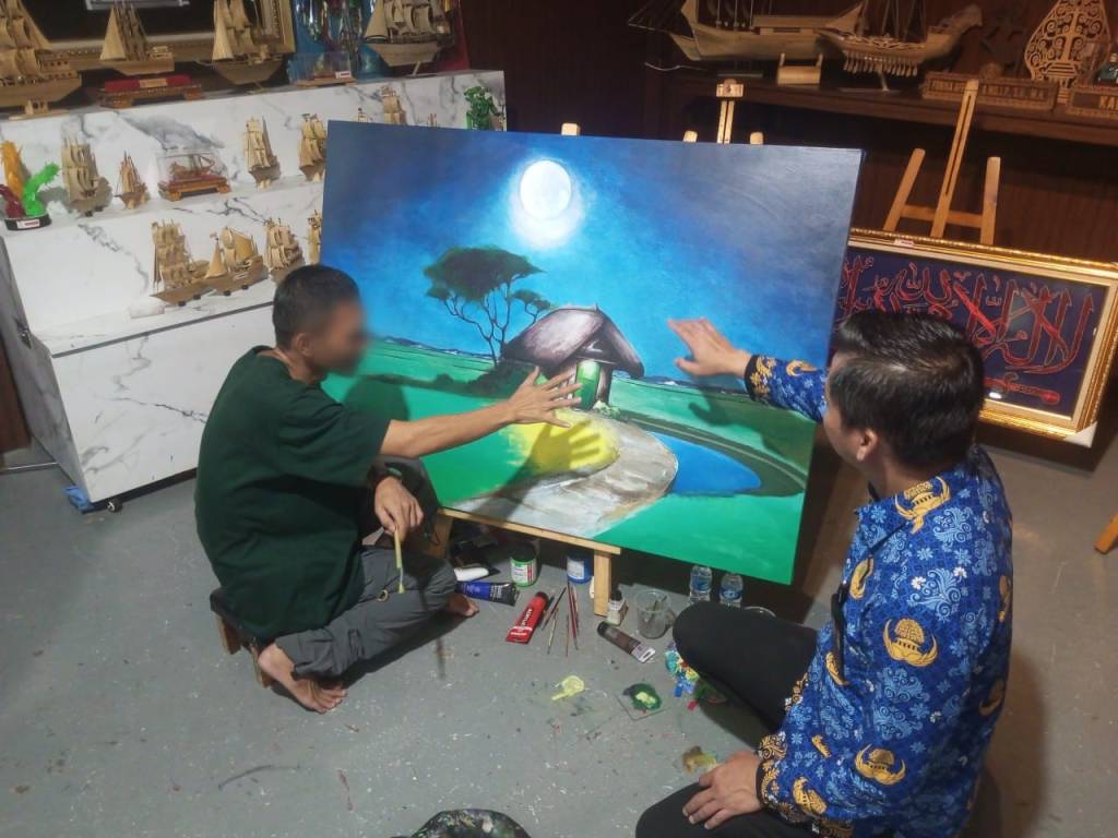 Keren Banget! Napi Lapas Narkotika Jakarta Mewarnai Kanvas dengan Seni&nbsp;Lukis