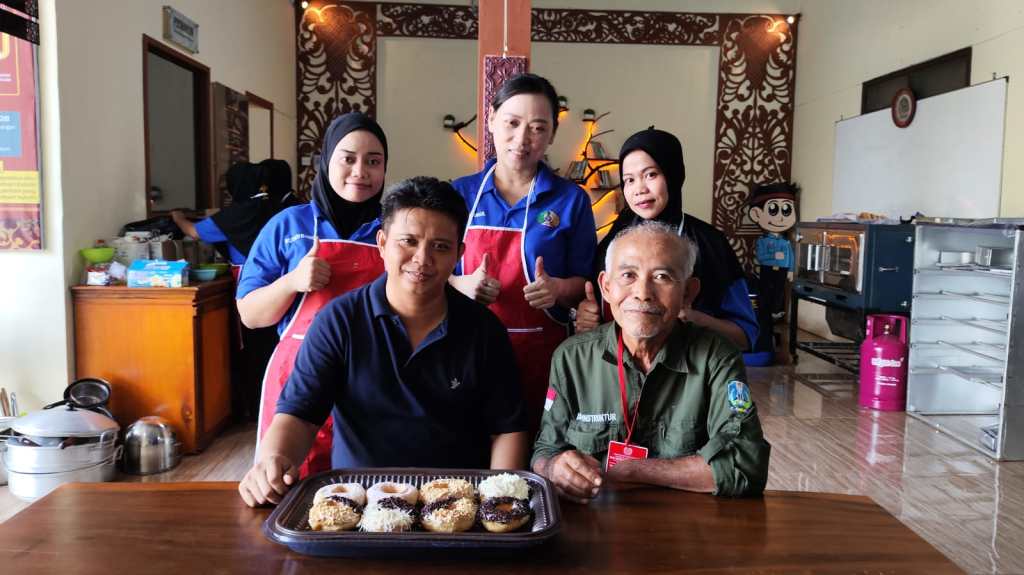 Asah Keterampilan, WBP Perempuan Rutan Bangil Kanwil Kemenkumham Jatim Produksi Kue&nbsp;Donat