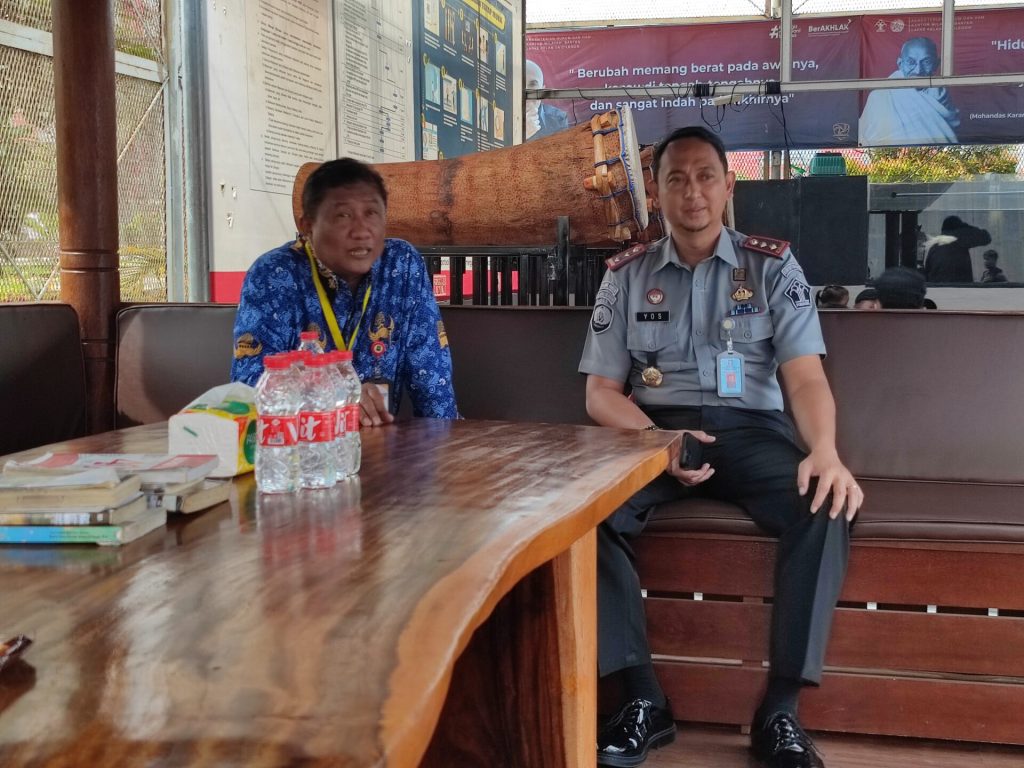 Dukung Pendidikan Digital, Kepala Dinas Perpustakaan Cilegon Kunjungi Lapas Cilegon