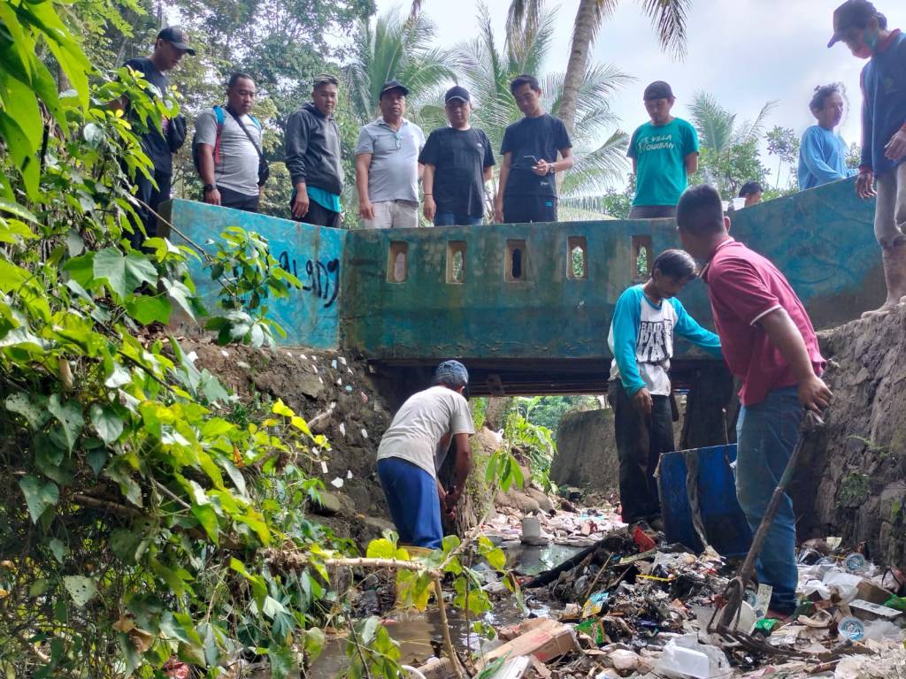 Bersihkan Sungai, Embay Solihin: Terimakasih JBS dan Pokja Konstituen Dewan Pers&nbsp;Banten