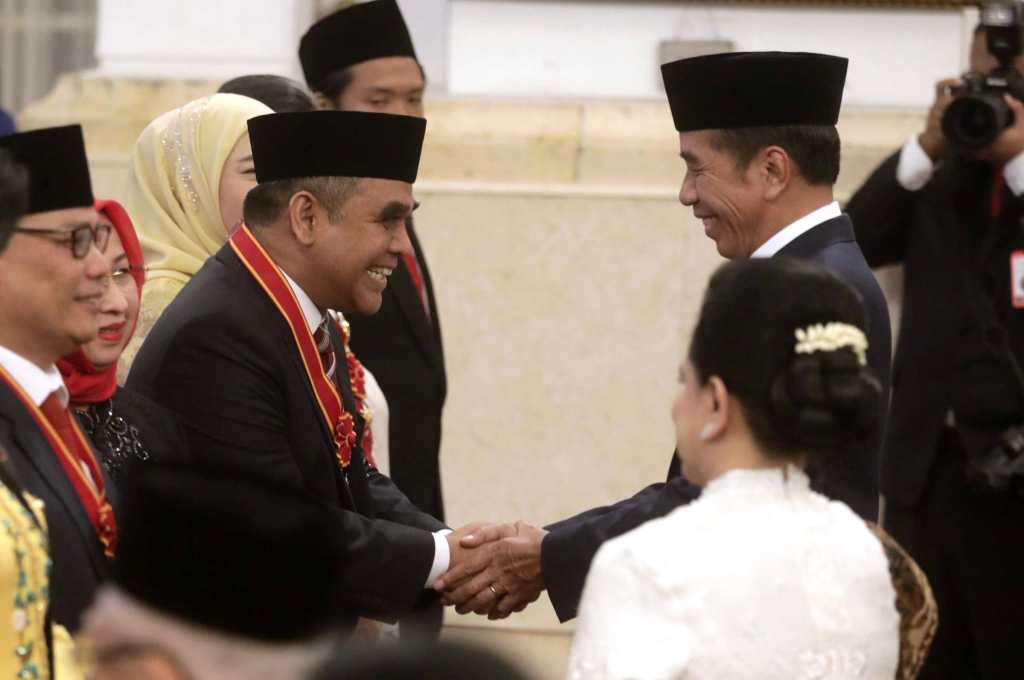 Presiden Jokowi Anugerahkan Bintang Maha Putra Kepada Ahmad Muzani
