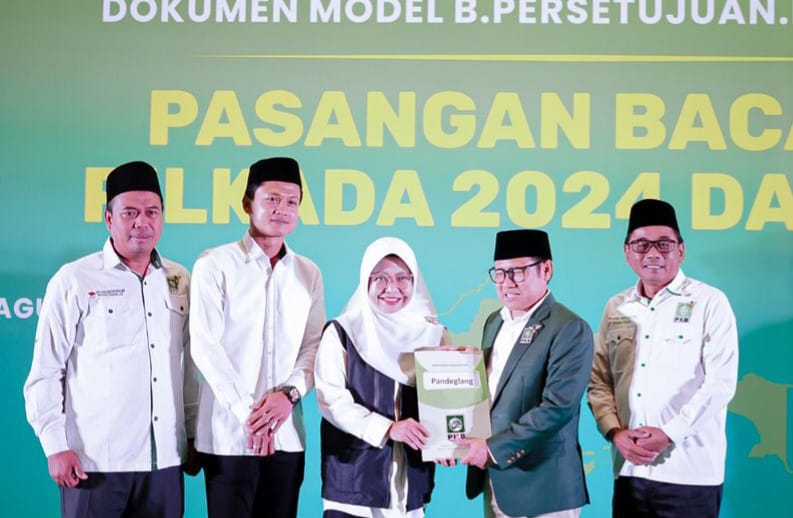 Cak Imin Serahkan Rekomendasi untuk Dewi-Iing Maju Pilkada&nbsp;Pandeglang