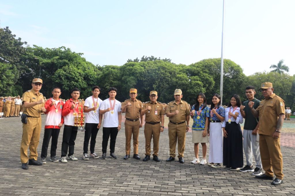 Pemkot Bekasi Serahkan Penghargaan Apresiasi Kinerja Pejabat Kepala Daerah Tahun 2024 Dan Penghargaan&nbsp;Lainnya